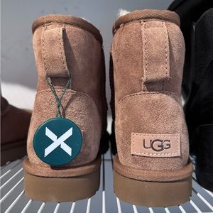 Ugg Women’s Classic Mini